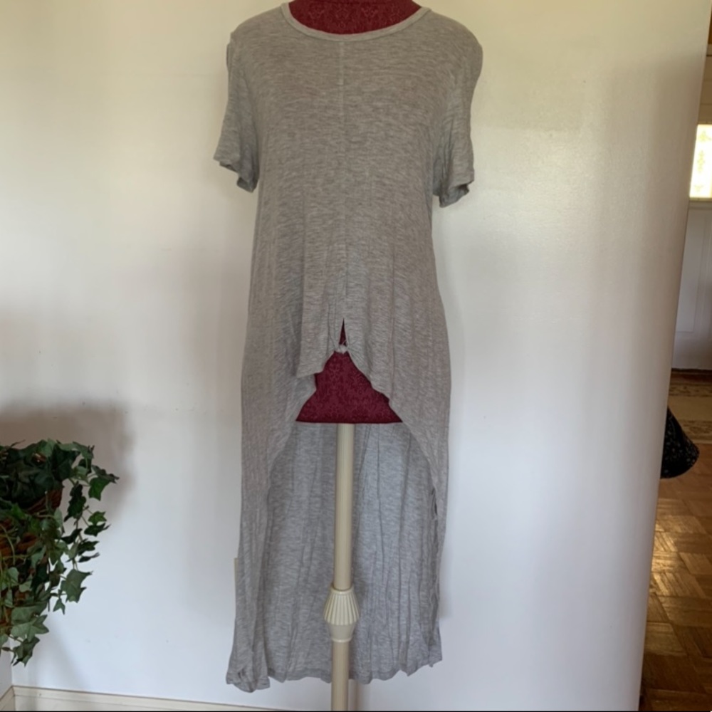 Forever21 PLUS 1X high-low grey shirt